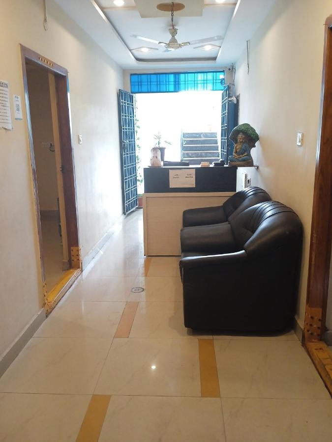 The Royal Inn Visakhapatnam Exterior photo